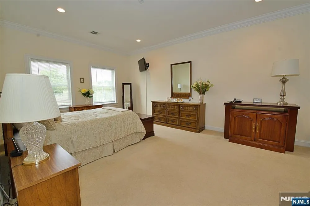 5 Tenakill Park E 317 Cresskill, NJ 07626
