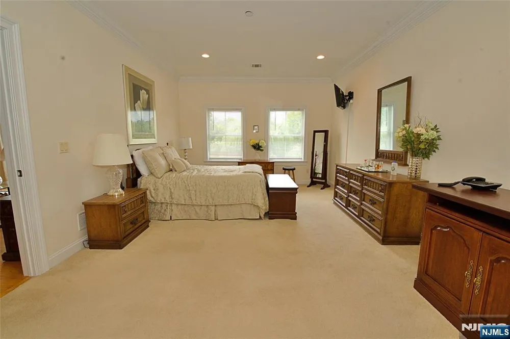 5 Tenakill Park E 317 Cresskill, NJ 07626