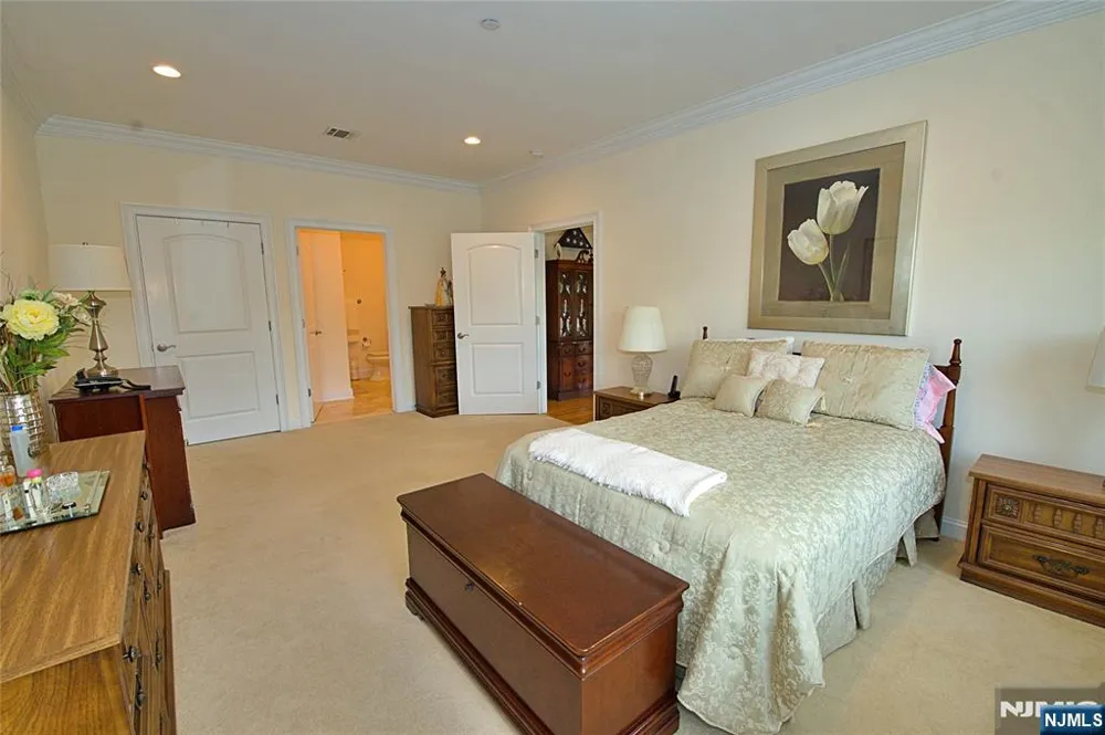 5 Tenakill Park E 317 Cresskill, NJ 07626