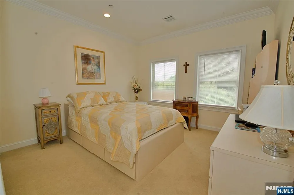 5 Tenakill Park E 317 Cresskill, NJ 07626