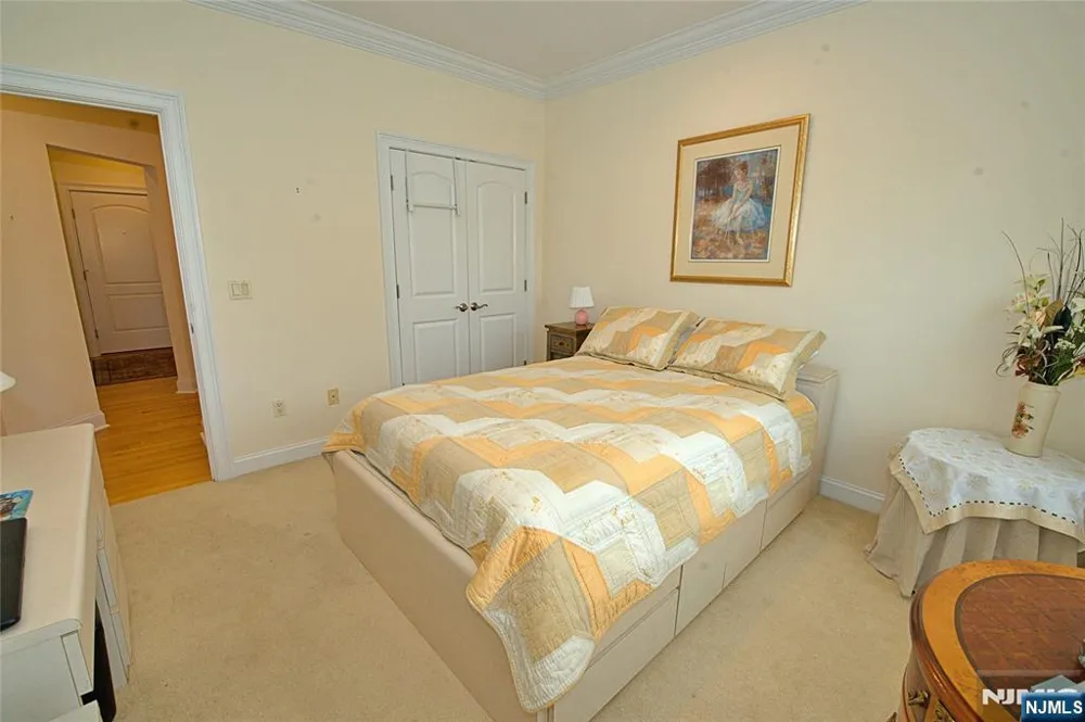 5 Tenakill Park E 317 Cresskill, NJ 07626