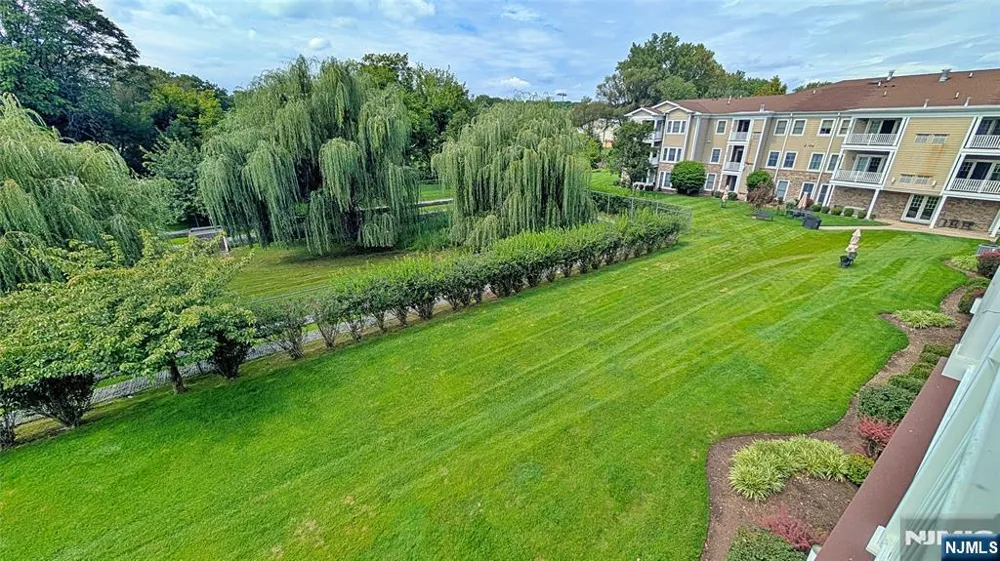 5 Tenakill Park E 317 Cresskill, NJ 07626