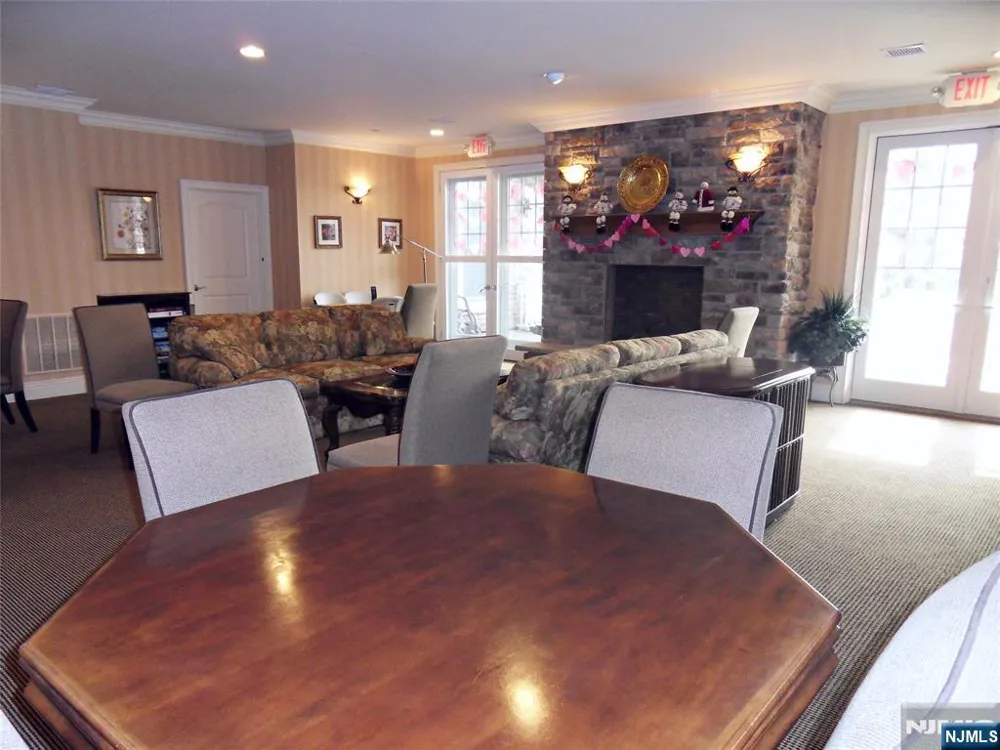 5 Tenakill Park E 317 Cresskill, NJ 07626
