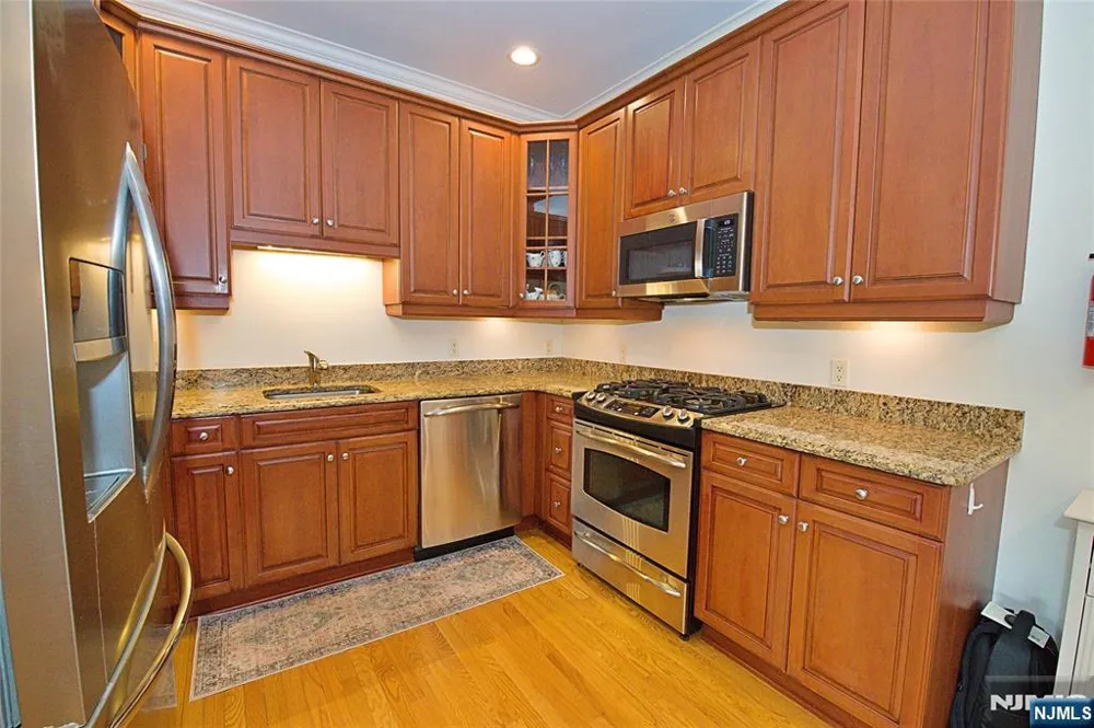 5 Tenakill Park E 317 Cresskill, NJ 07626