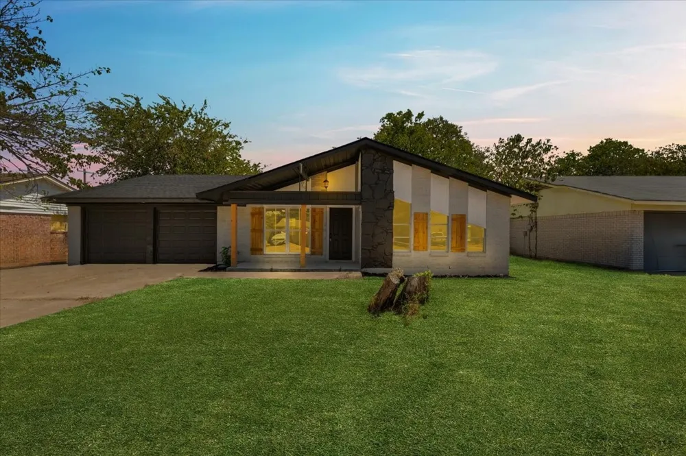 3725 Raphael Street Fort Worth, TX 76119