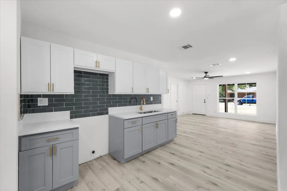 3725 Raphael Street Fort Worth, TX 76119