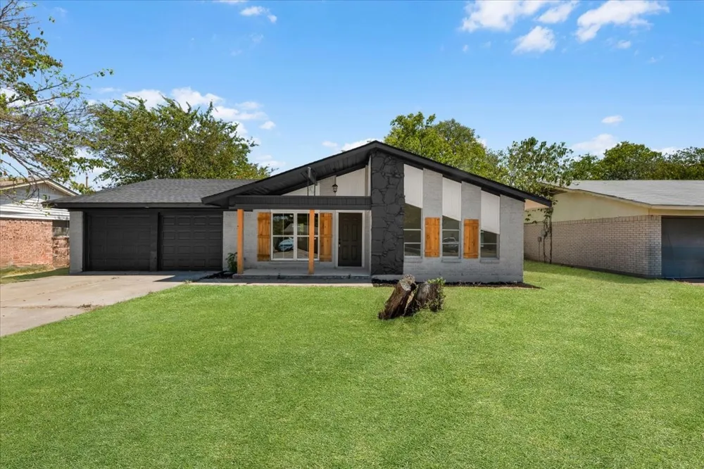 3725 Raphael Street Fort Worth, TX 76119
