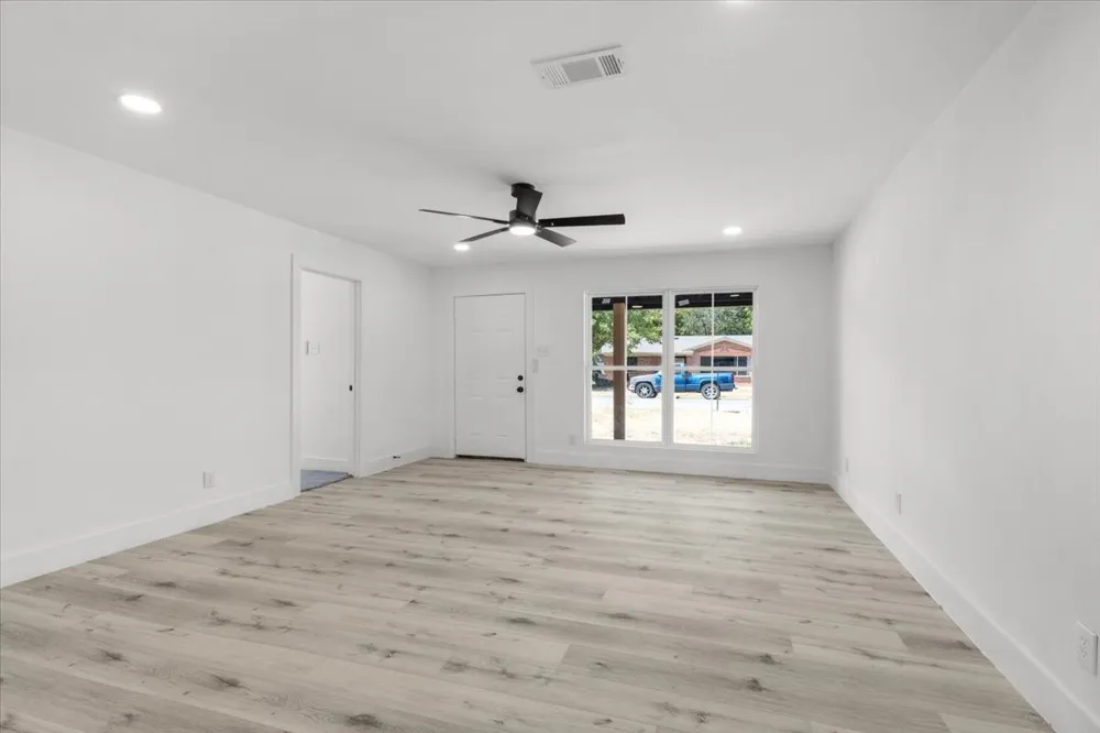 3725 Raphael Street Fort Worth, TX 76119
