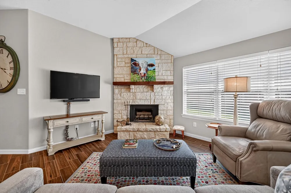 1026 Saint Andrews Drive Burleson, TX 76028