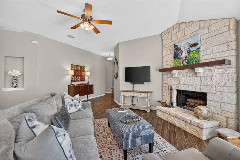 1026 Saint Andrews Drive Burleson, TX 76028