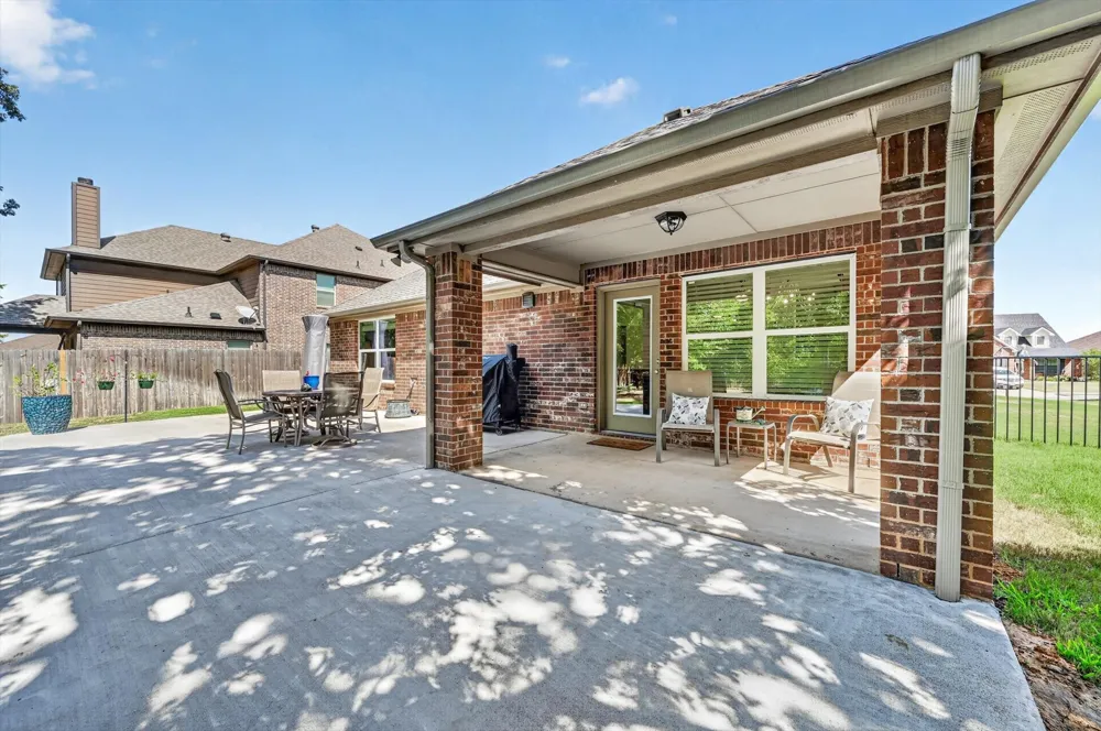 1026 Saint Andrews Drive Burleson, TX 76028