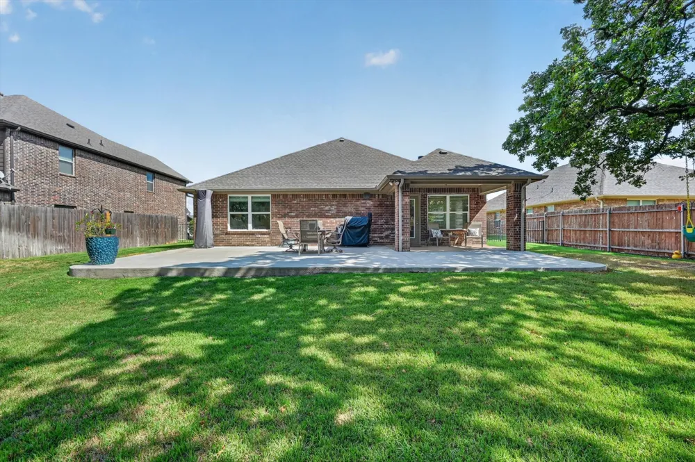1026 Saint Andrews Drive Burleson, TX 76028