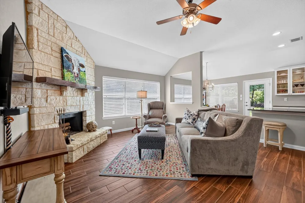 1026 Saint Andrews Drive Burleson, TX 76028