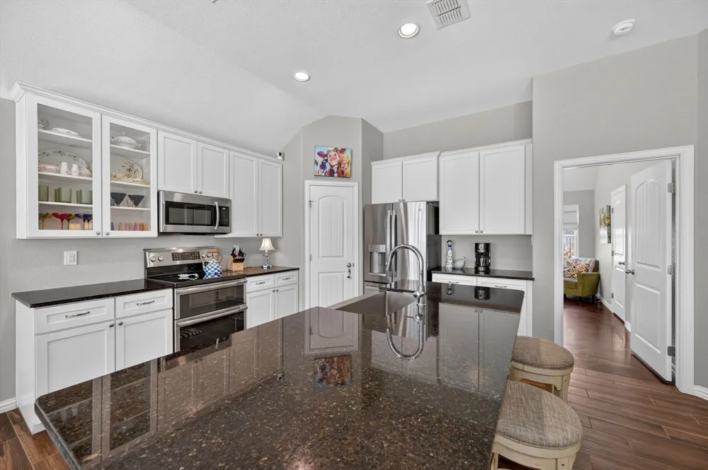 1026 Saint Andrews Drive Burleson, TX 76028