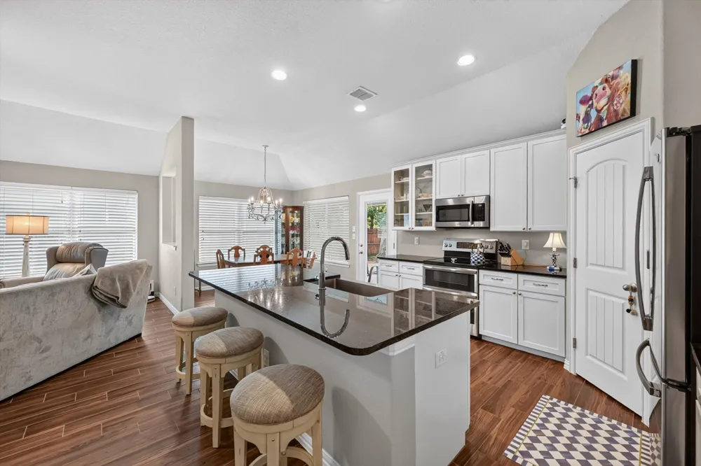 1026 Saint Andrews Drive Burleson, TX 76028