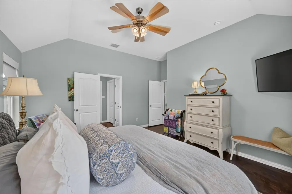1026 Saint Andrews Drive Burleson, TX 76028