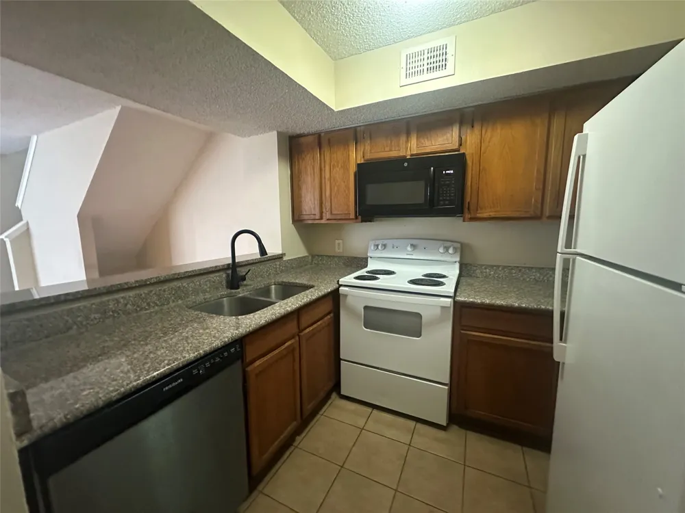 9825 Walnut Street #201 Dallas, TX 75243