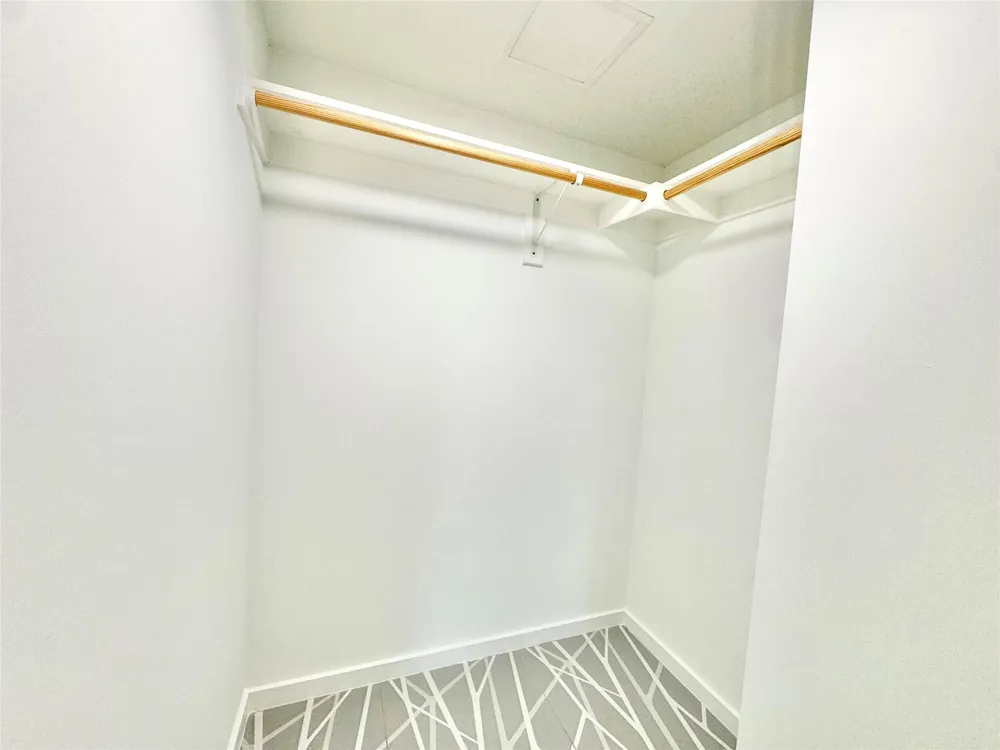 2201 Market Street #605 Galveston, TX 77550