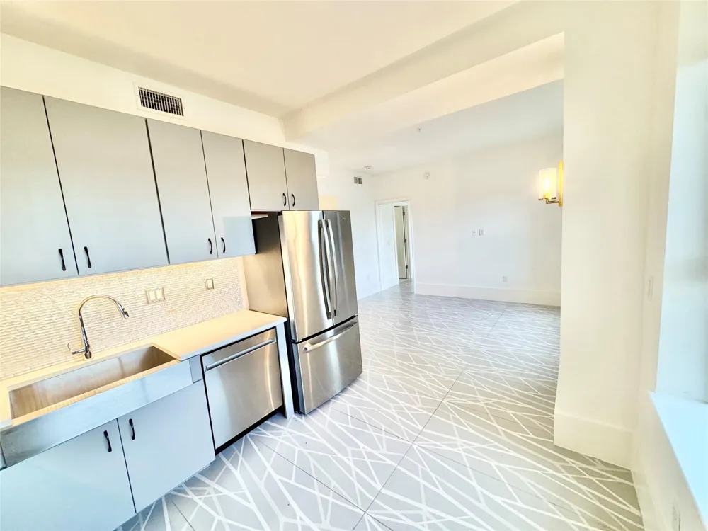 2201 Market Street #605 Galveston, TX 77550