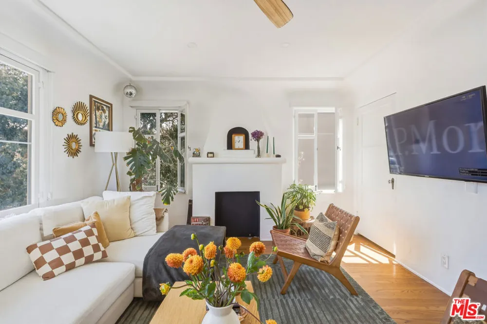 6640 Vista Del Mar Los Angeles, CA 90293