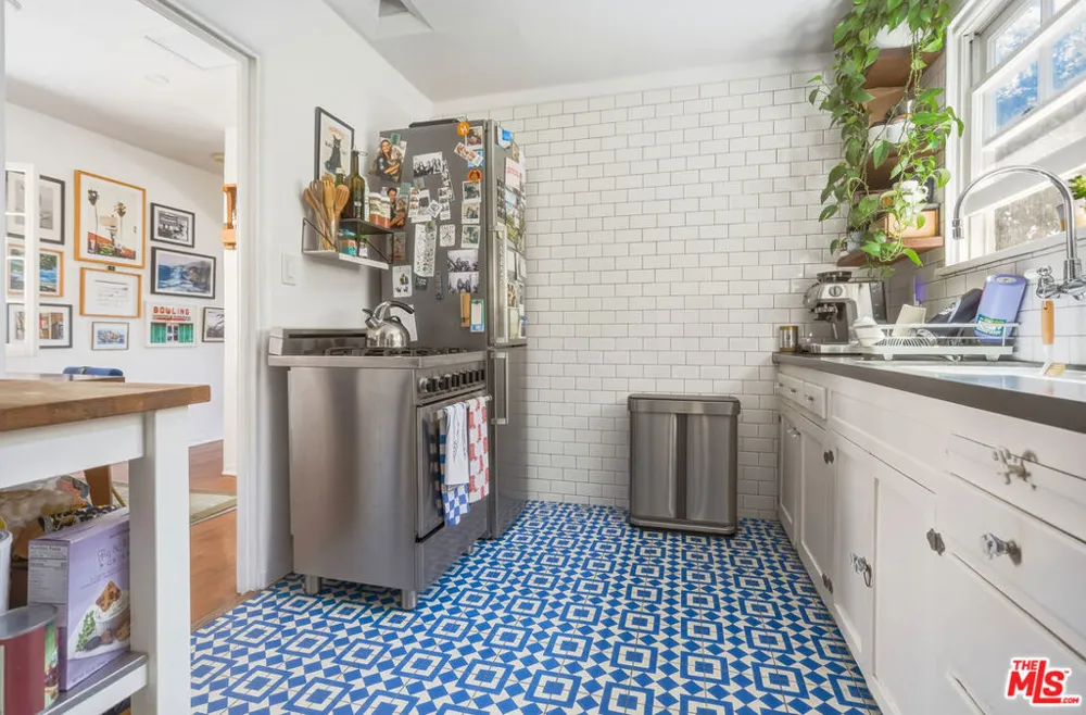 6640 Vista Del Mar Los Angeles, CA 90293