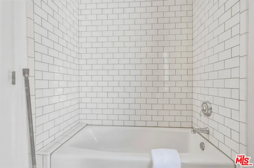 6640 Vista Del Mar Los Angeles, CA 90293