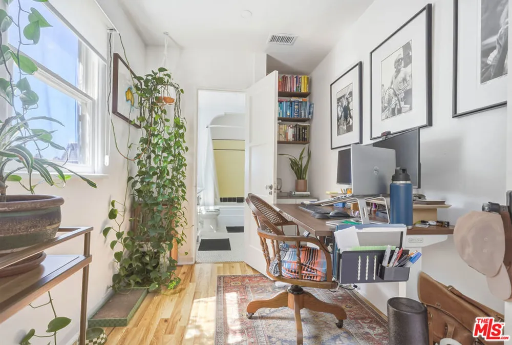 6640 Vista Del Mar Los Angeles, CA 90293