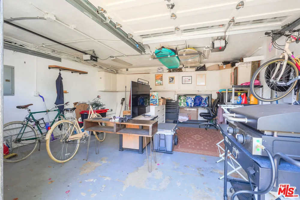 6640 Vista Del Mar Los Angeles, CA 90293