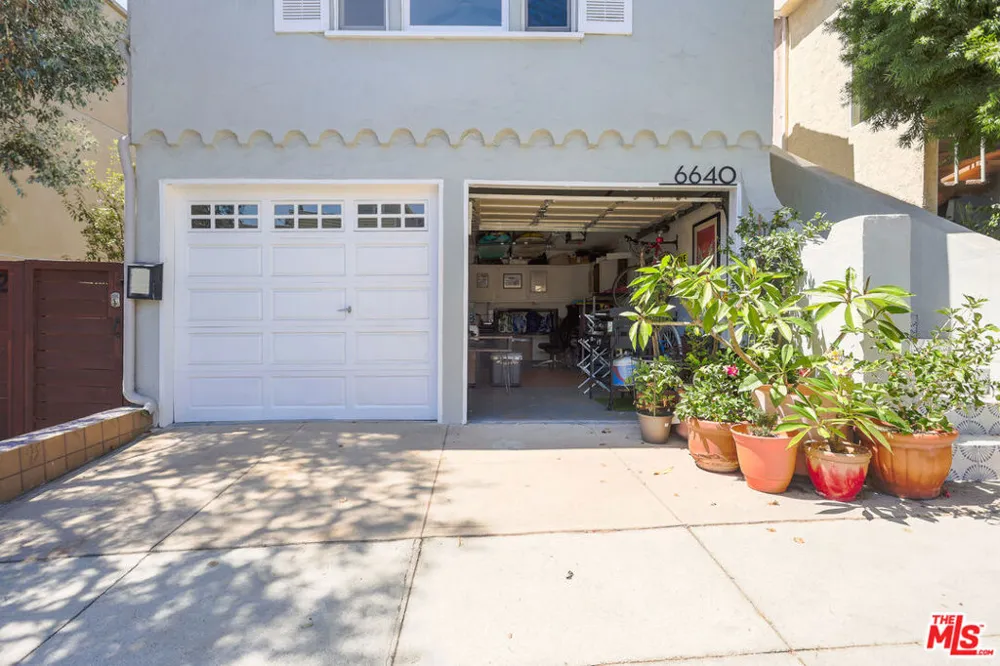 6640 Vista Del Mar Los Angeles, CA 90293