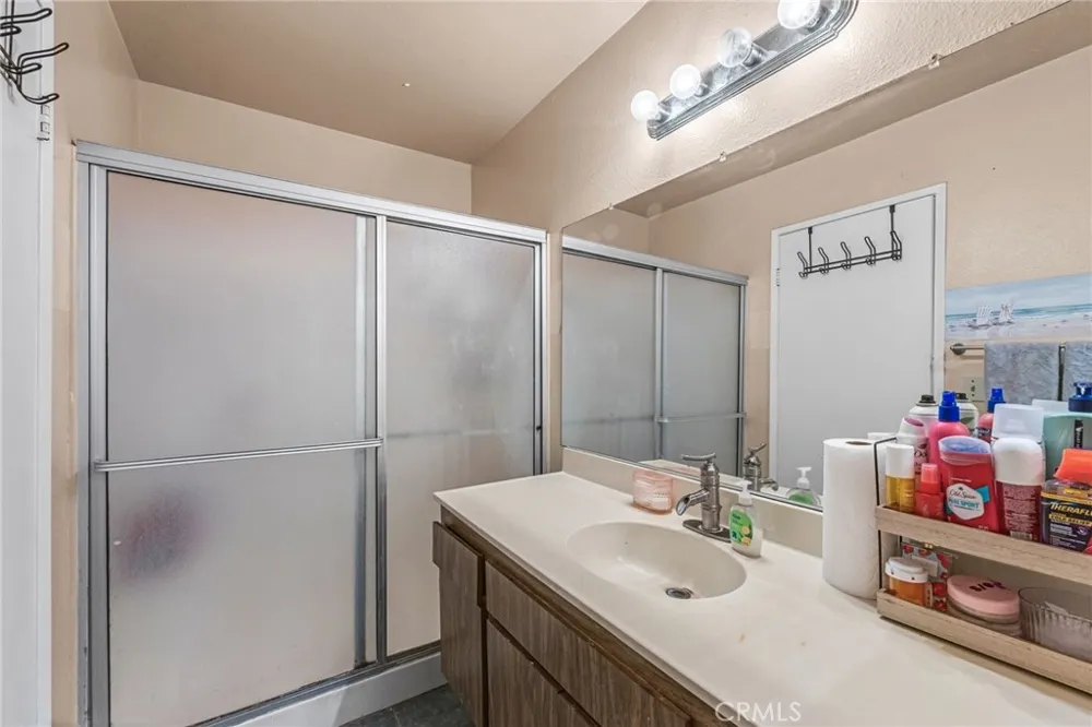 13850 Ramona Baldwin Park, CA 91706