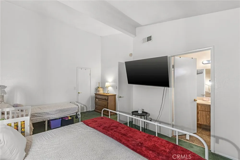 13850 Ramona Baldwin Park, CA 91706
