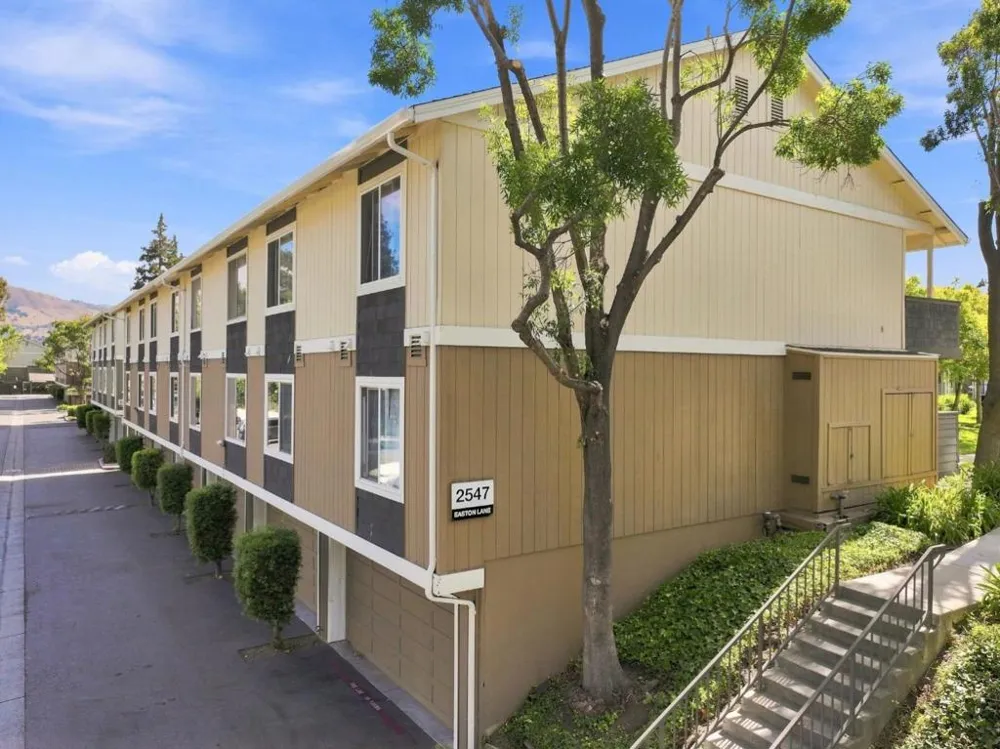 2547 Easton Lane #15 San Jose, CA 95133