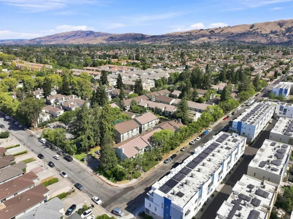 2547 Easton Lane #15 San Jose, CA 95133