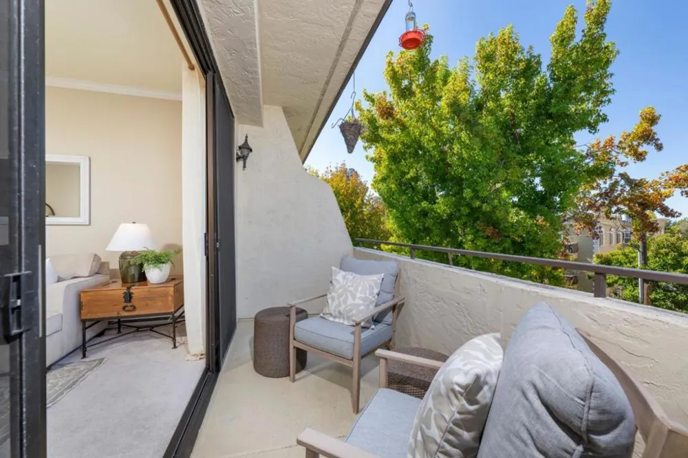 1515 Floribunda Avenue #304 Burlingame, CA 94010