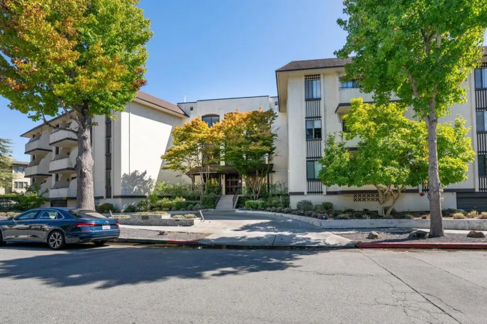 1515 Floribunda Avenue #304 Burlingame, CA 94010