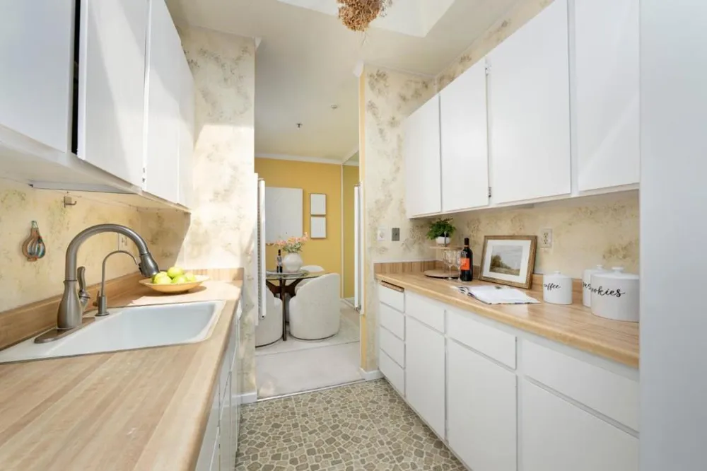 1515 Floribunda Avenue #304 Burlingame, CA 94010