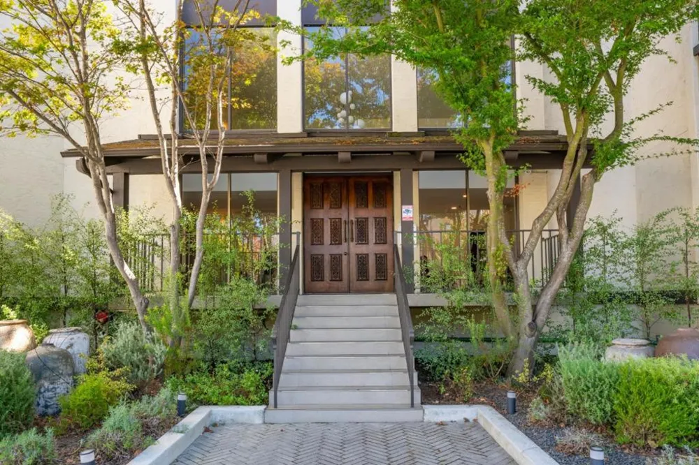 1515 Floribunda Avenue #304 Burlingame, CA 94010