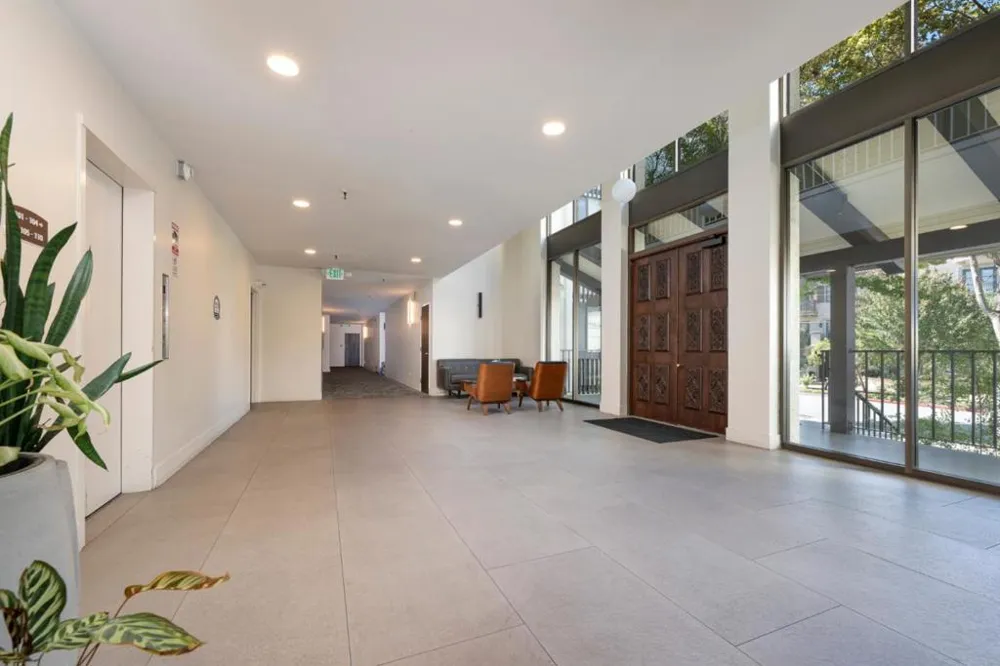 1515 Floribunda Avenue #304 Burlingame, CA 94010