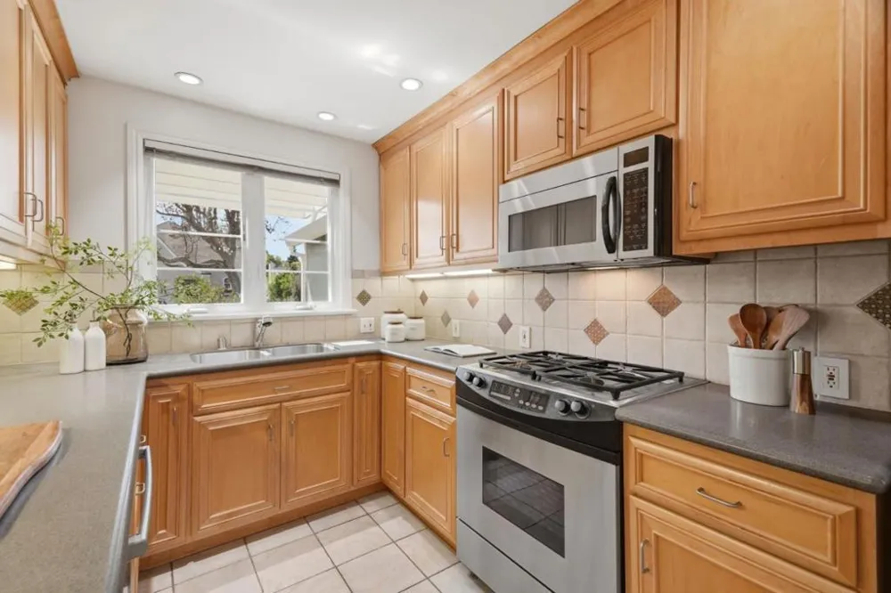 4059 2nd Street Palo Alto, CA 94306