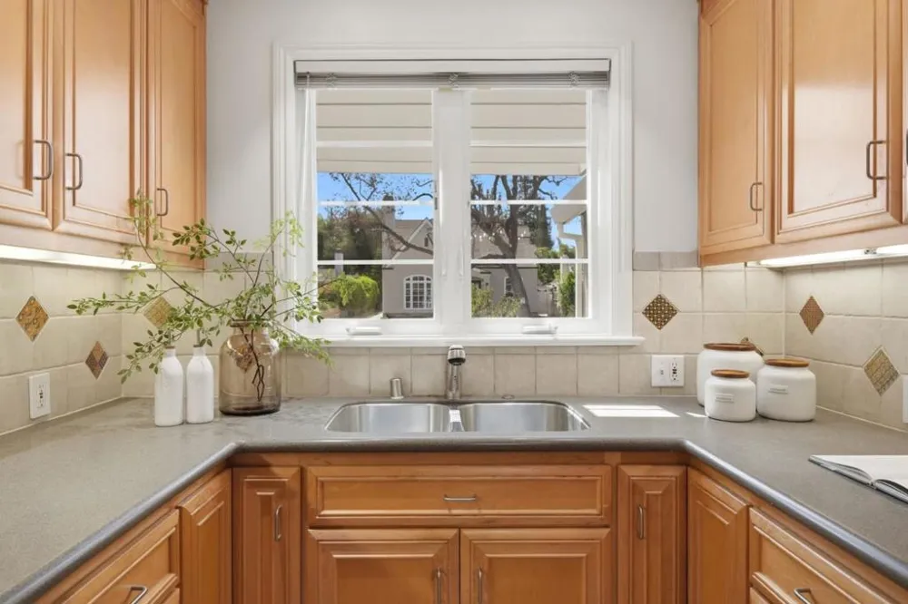 4059 2nd Street Palo Alto, CA 94306