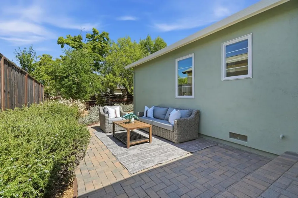 4059 2nd Street Palo Alto, CA 94306