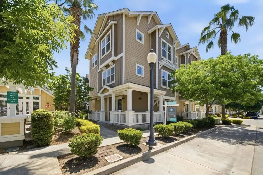 1908 Aberdeen Lane Mountain View, CA 94043