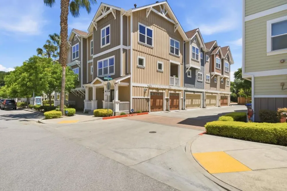 1908 Aberdeen Lane Mountain View, CA 94043
