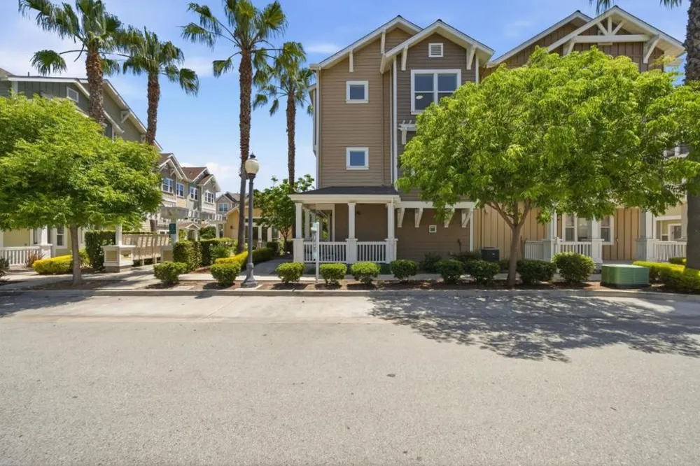 1908 Aberdeen Lane Mountain View, CA 94043