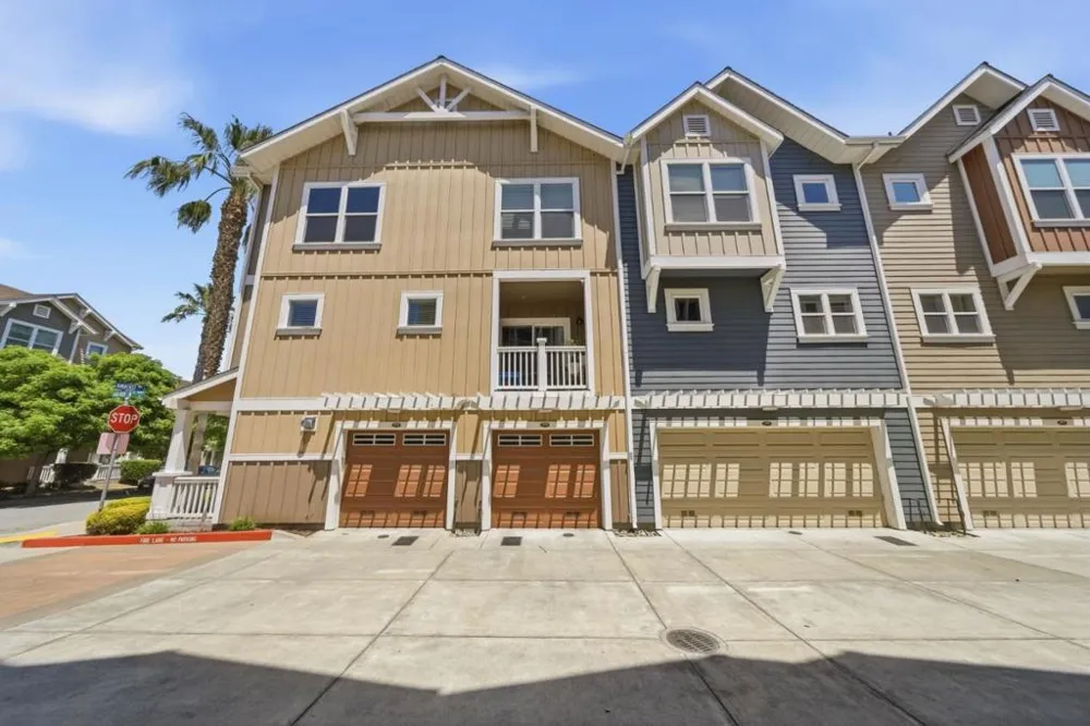 1908 Aberdeen Lane Mountain View, CA 94043