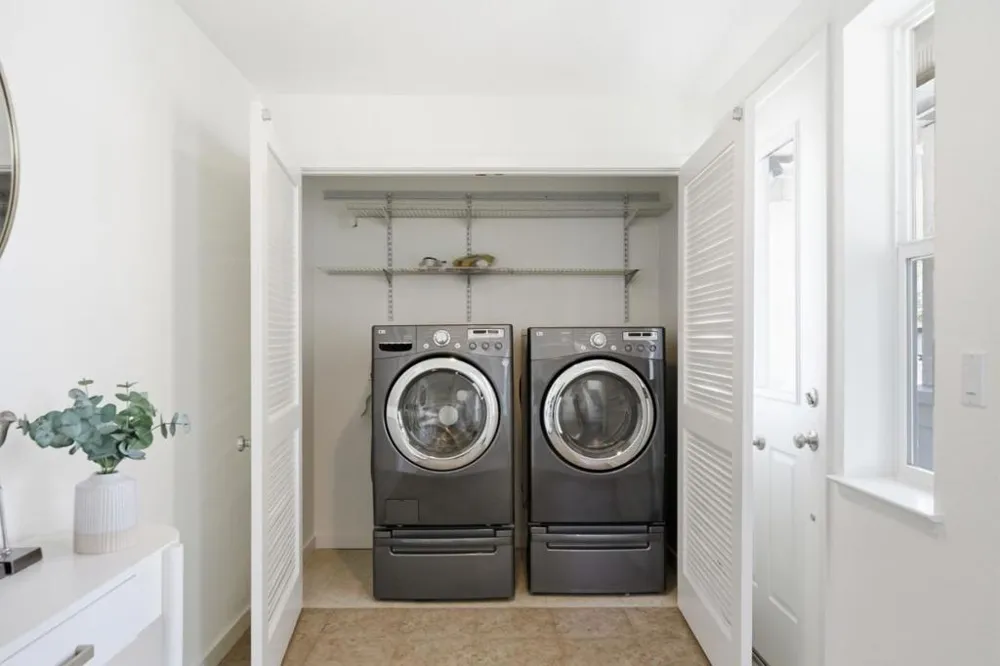 1908 Aberdeen Lane Mountain View, CA 94043