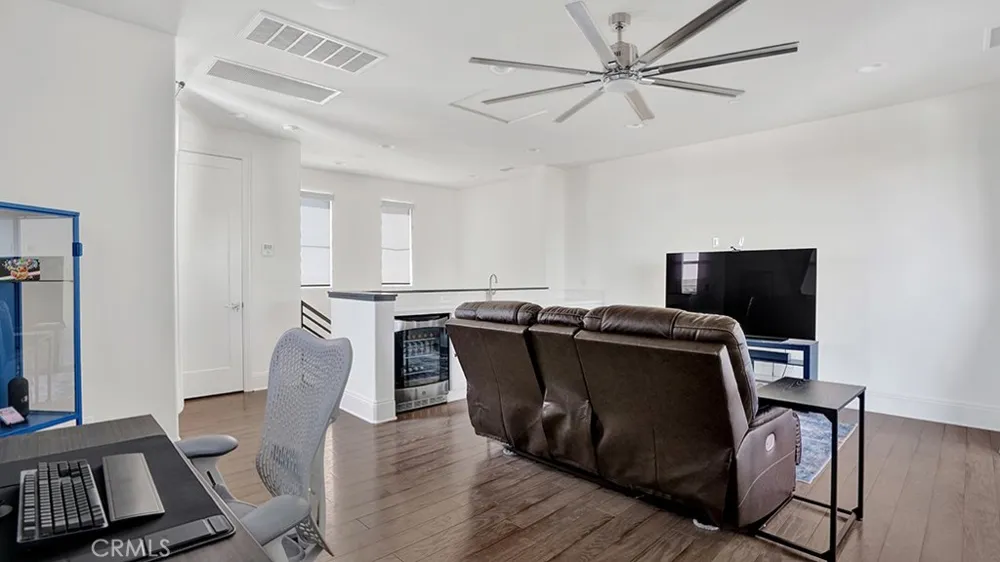 111 Frame Irvine, CA 92618