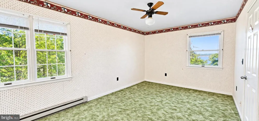 35257 CATS POINT LANE Painter, VA 23423