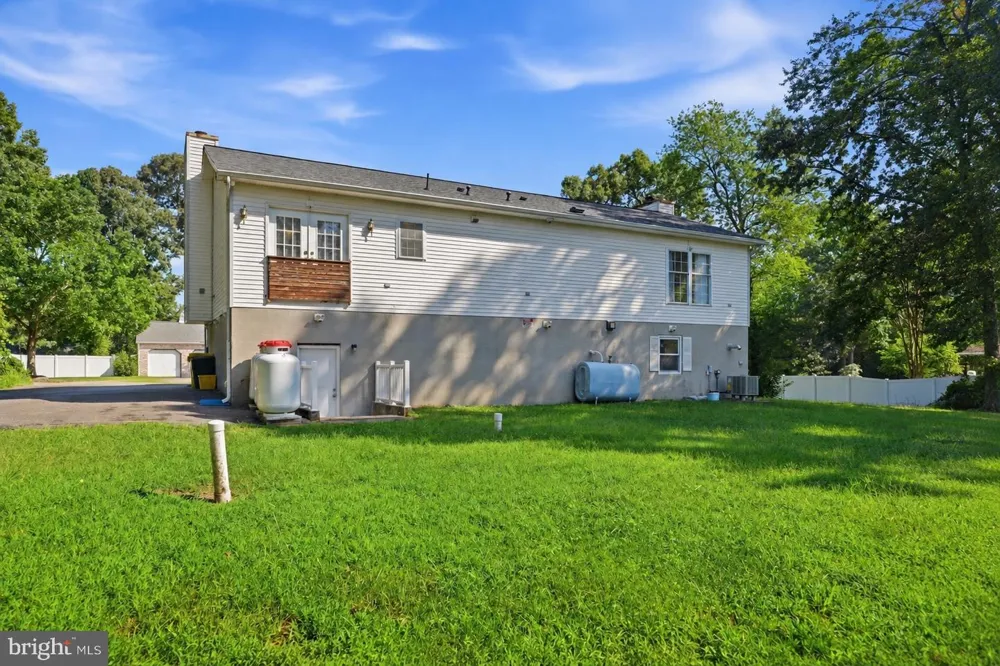 913 FAWN AVENUE Pasadena, MD 21122