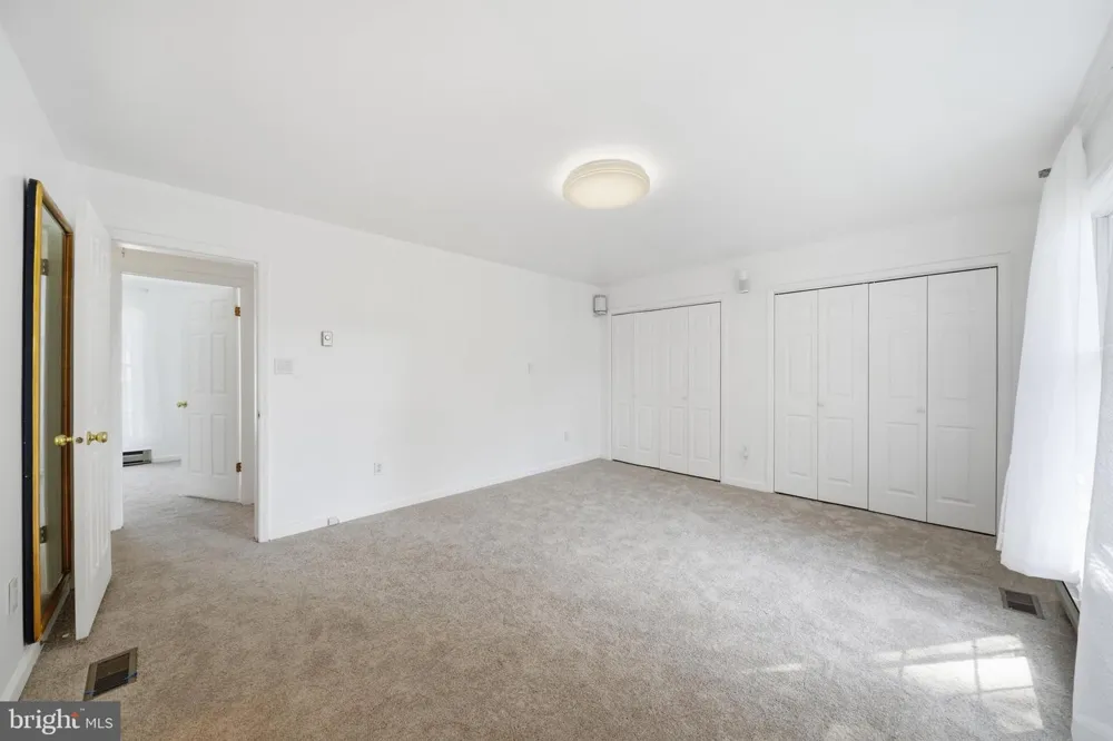 913 FAWN AVENUE Pasadena, MD 21122